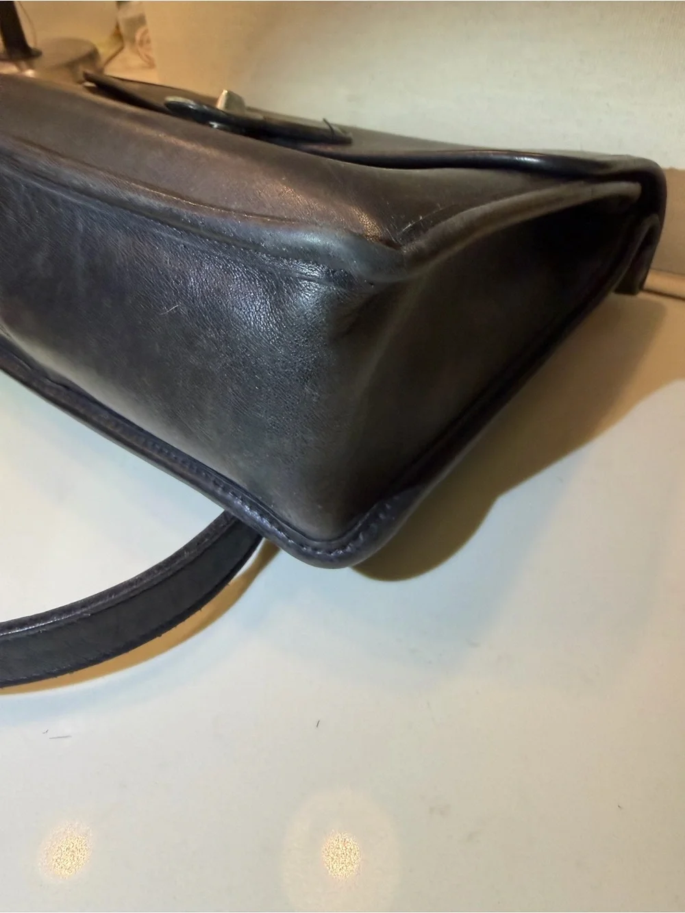 Vintage Coach Black Leather Willis Bag with Turn-Lock